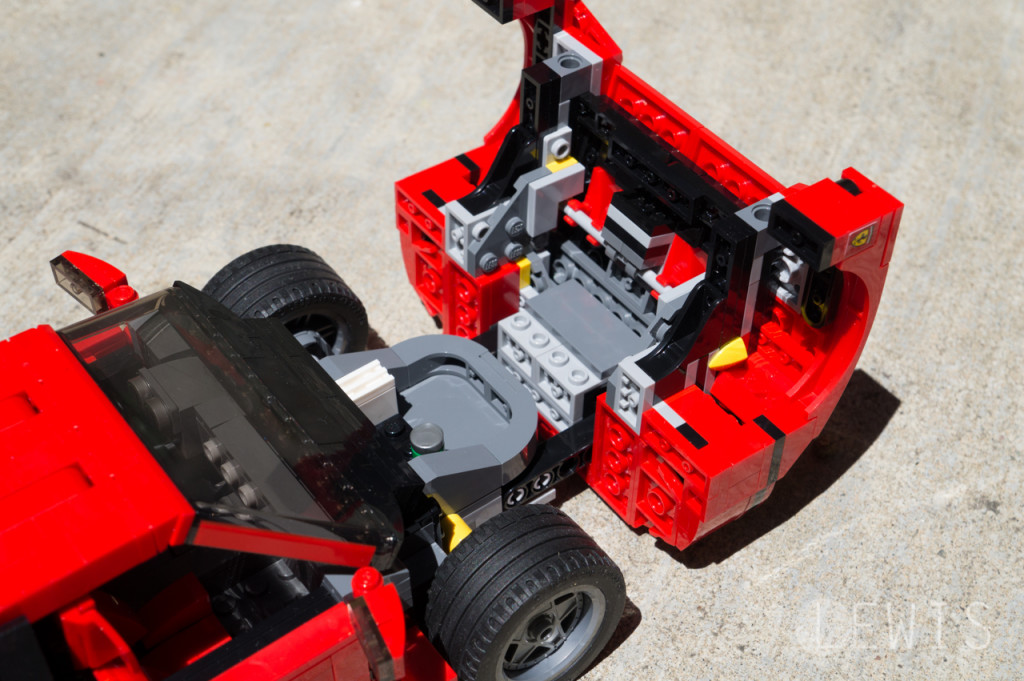 Lego Ferrari F40 front trunk open